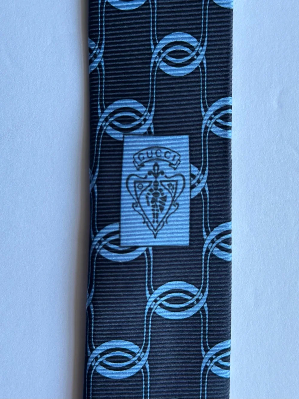 Gucci Tie Blue Interlocking Chain Pattern Made in Italy 100% Silk